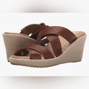 CrocsA-Leigh Wedge Sandal Hazelnut